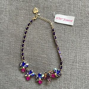 NWT Betsey Johnson necklace
